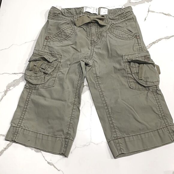 Old Navy | Girls Olive Green Cargo Capris Casual Pants - Picture 1 of 9